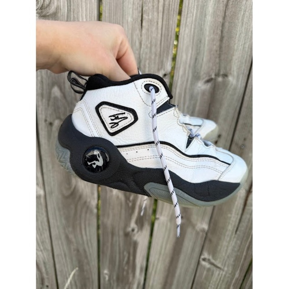 Basketball Athletic Shaq High Top Sneakers Size 2 White Black Retro Sporty